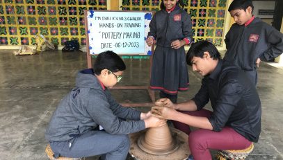 मिट्टी के बर्तन बनाना- कौशल