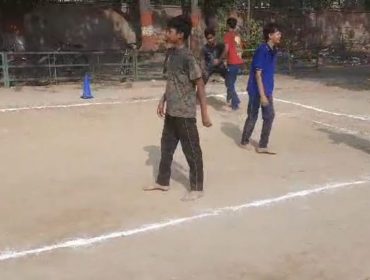 लड़कों द्वारा खेल अभ्यास