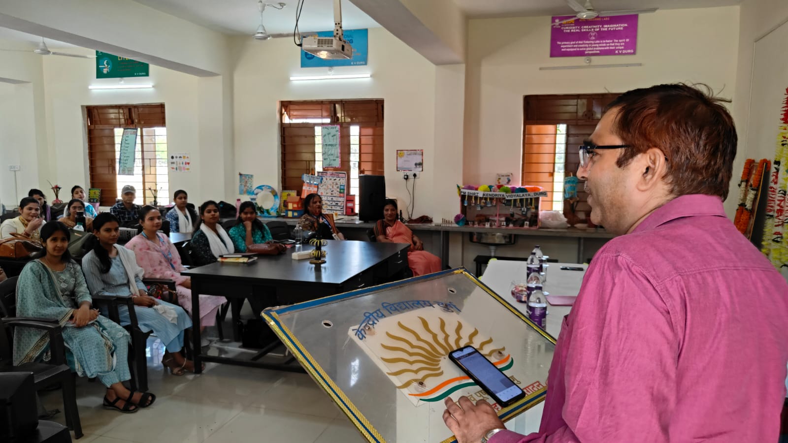 प्राथमिक शिक्षको हेतु ऍफ़ एल एन प्रशिक्षण कार्यक्रम