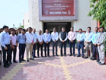Visit of Honourable Commissioner Shri Vikas Gupta