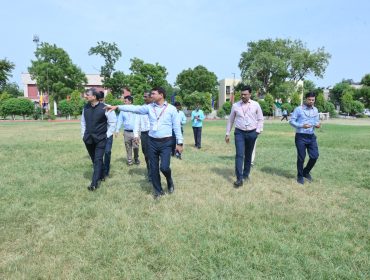 Visit of Honourable Commissioner Shri Vikas Gupta