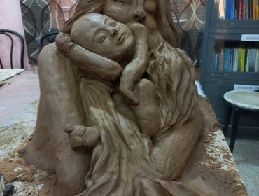 Sculpture of Mother and Child made during Kala Utsav