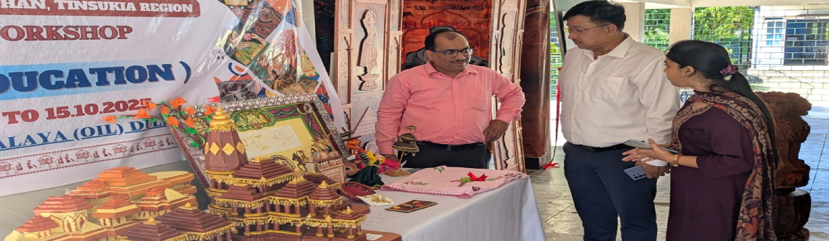 Hon’ble Deputy Commissioner Sir at TGT Art Education Workshop.