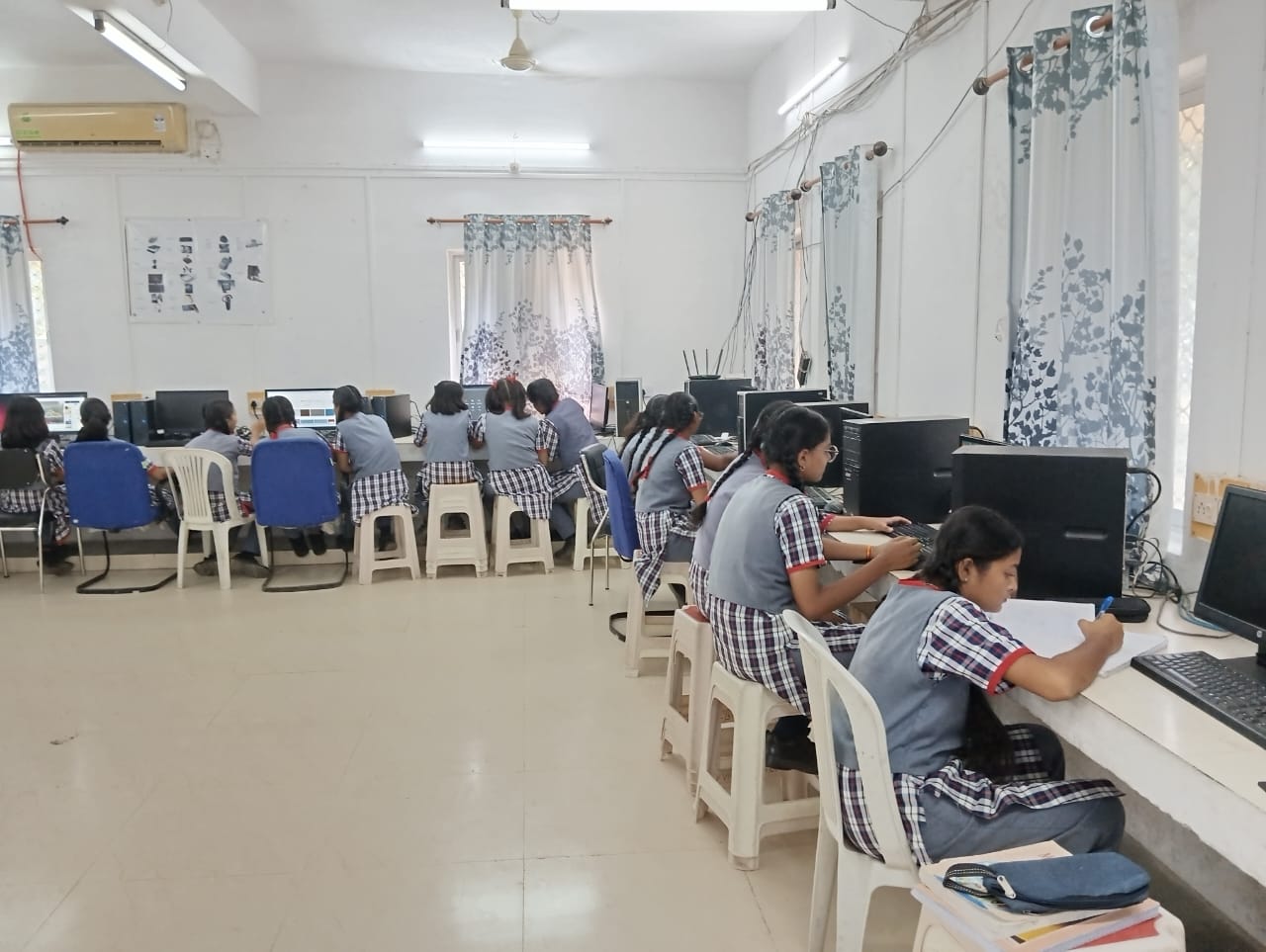 कंप्यूटर प्रयोगशाला