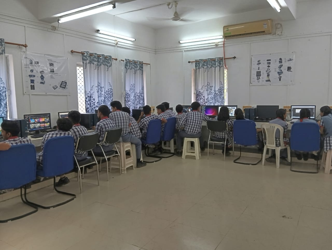 कंप्यूटर प्रयोगशाला