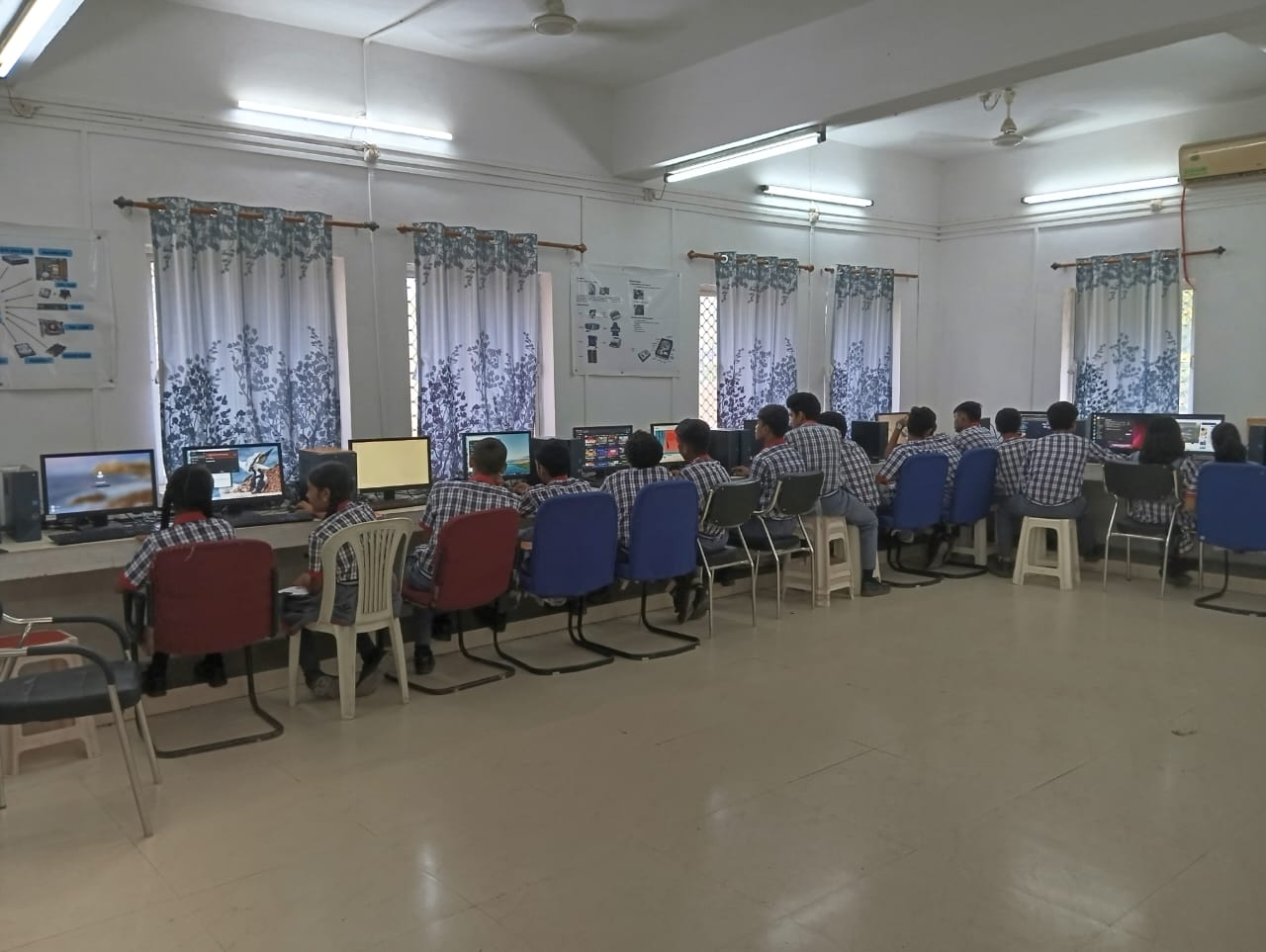 कंप्यूटर प्रयोगशाला