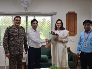 दिनांक 18.10.2025 को वीएमसी के अध्यक्ष और पुलगांव कैंप के कमांडेंट से उनके कार्यालय में मुलाकात की और अपने कार्यकाल के दौरान उनके सहयोग के लिए आभार व्यक्त किया।