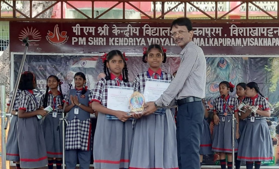 The Principal Awards Talented Dancers for Their Performance