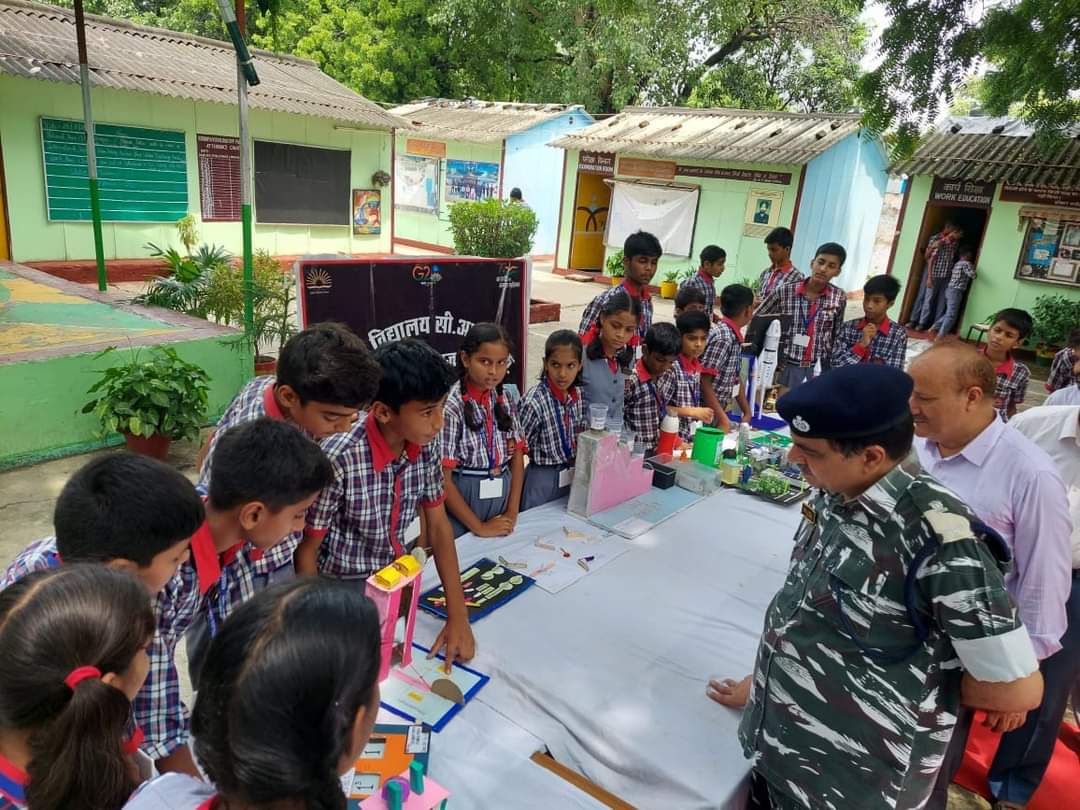 वैज्ञानिक दृष्टिकोण का विकास करना