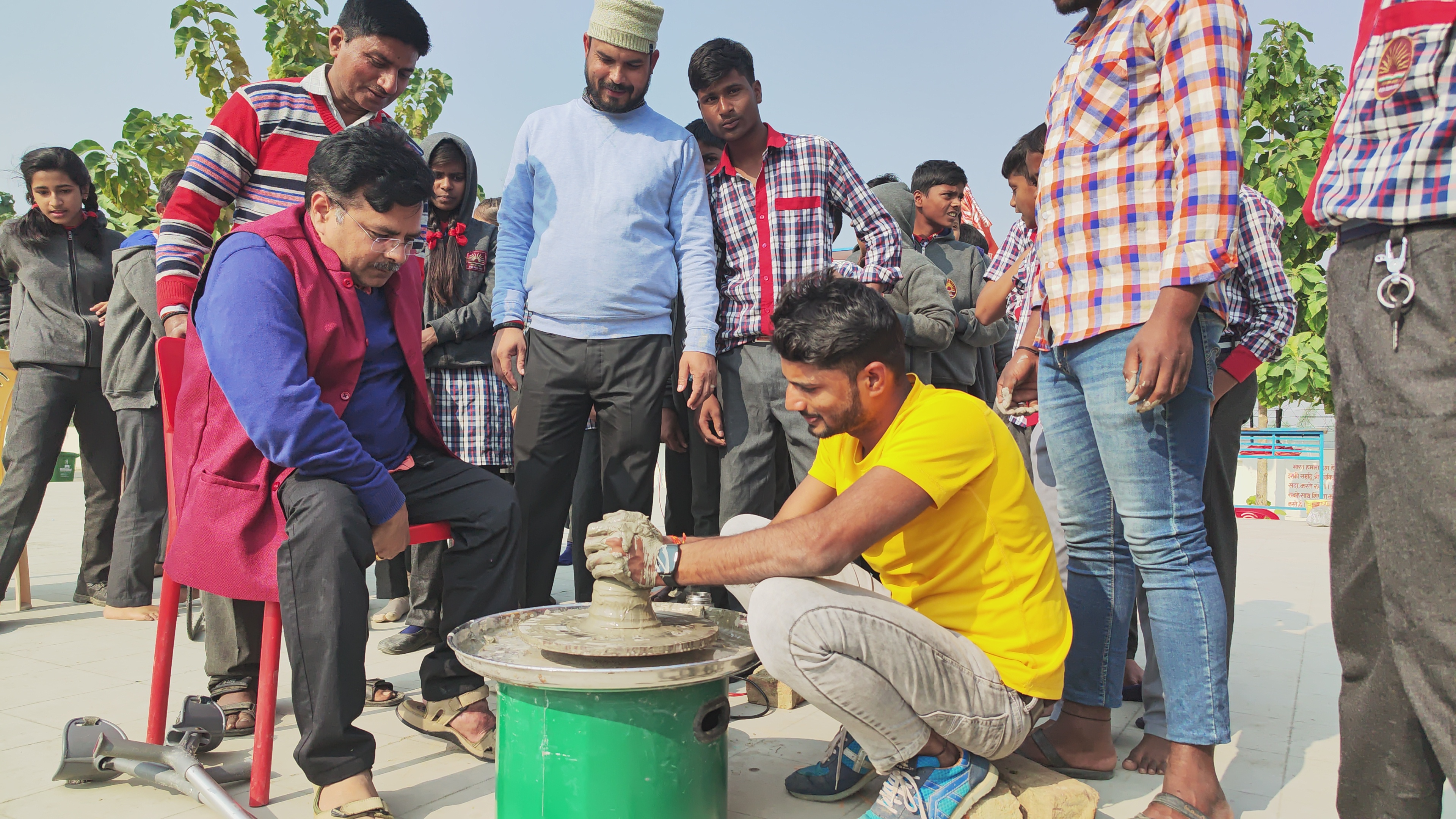 पीएम श्री - कौशल प्रशिक्षण - मिट्टी के बर्तन बनाना