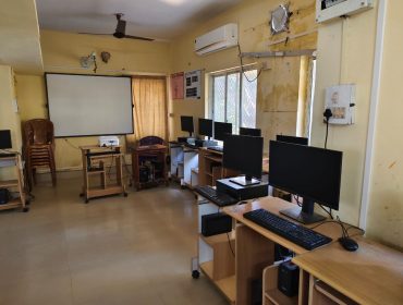 COMPUTER LAB