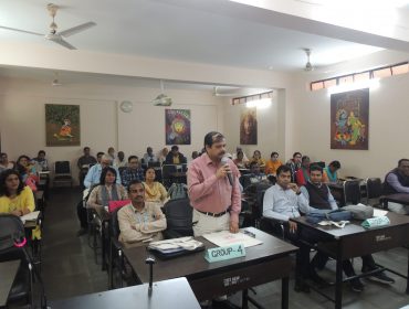 पुस्तकालयध्यक्षों के लिए सेवाकालीन पाठ्यक्रम