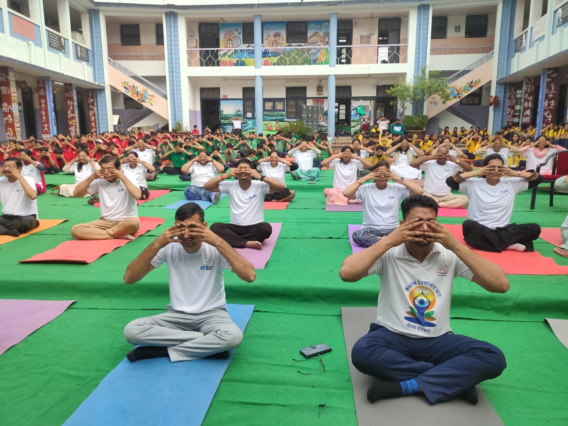 YOGA (1)