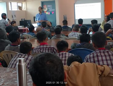 STUDENTS INTERACTION WITH EXPERT