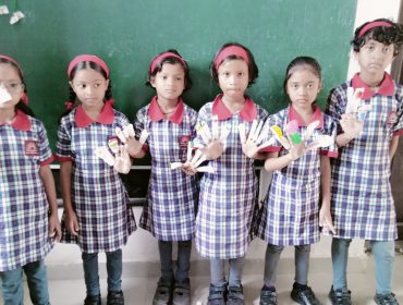कठपुतली बनाओ प्रतियोगिता