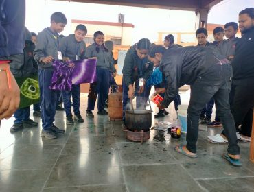 हस्त कौशल - रंगाई