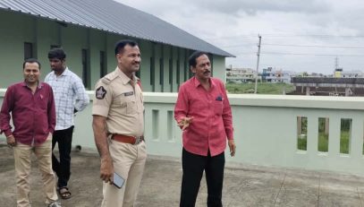 Inspector of Police Shri Imtiyaz Basha observing safety of the Vidyalaya