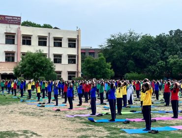 विद्यालय में अंतर्राष्ट्रीय योग दिवस समारोह