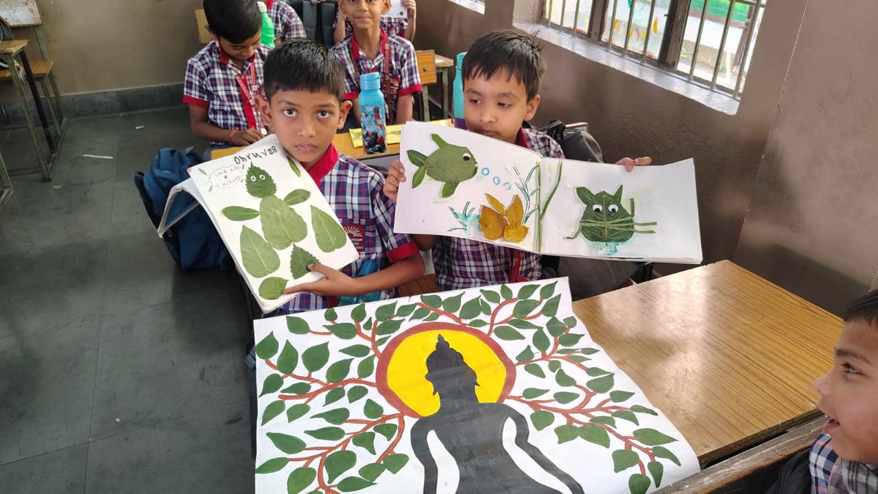 पत्तियों से कलाकृति बनाना