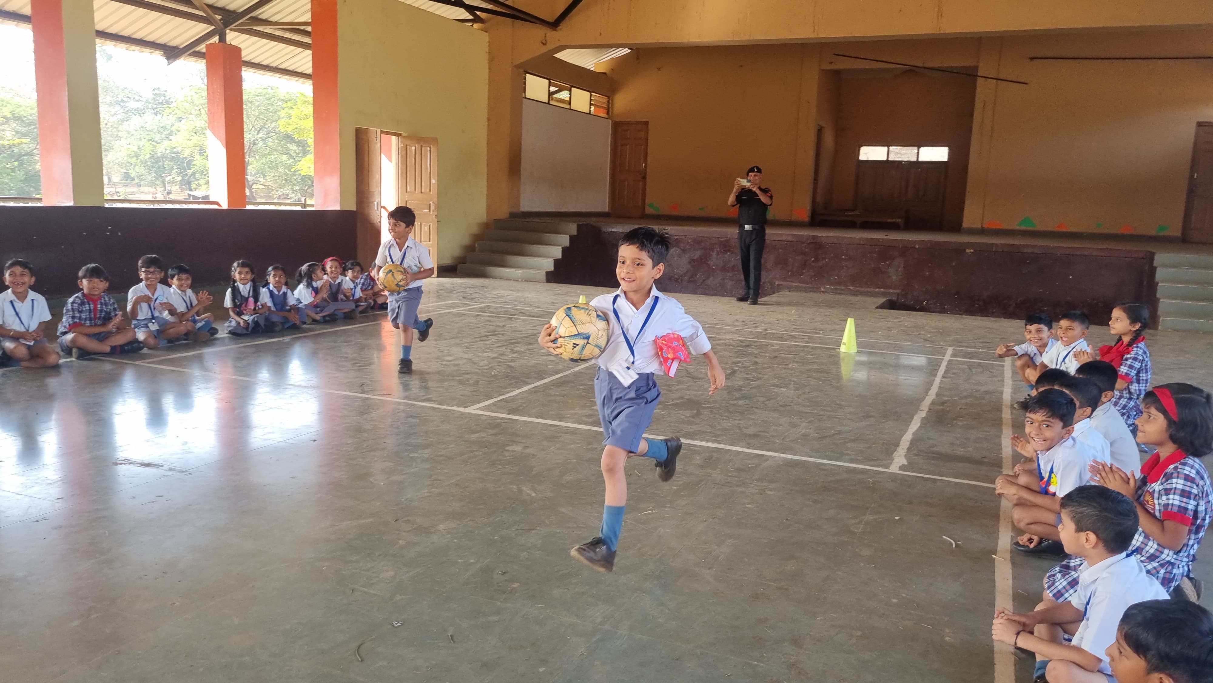 अन्य स्कूलों के साथ साझेदारी