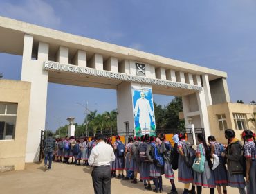 कृषि विश्वविद्यालय का क्षेत्रीय दौरा