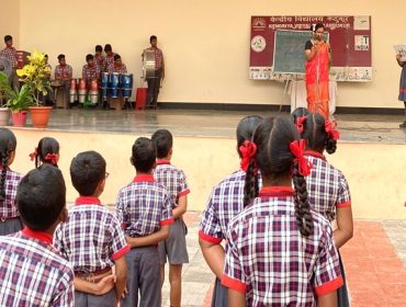 singing of folk song