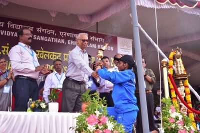 53rd KVS NSM Athletics(Girls)24-25 handing over the olympic tourch at LNCPE, Trivandrum, hosted by PM Shri KV Pattom