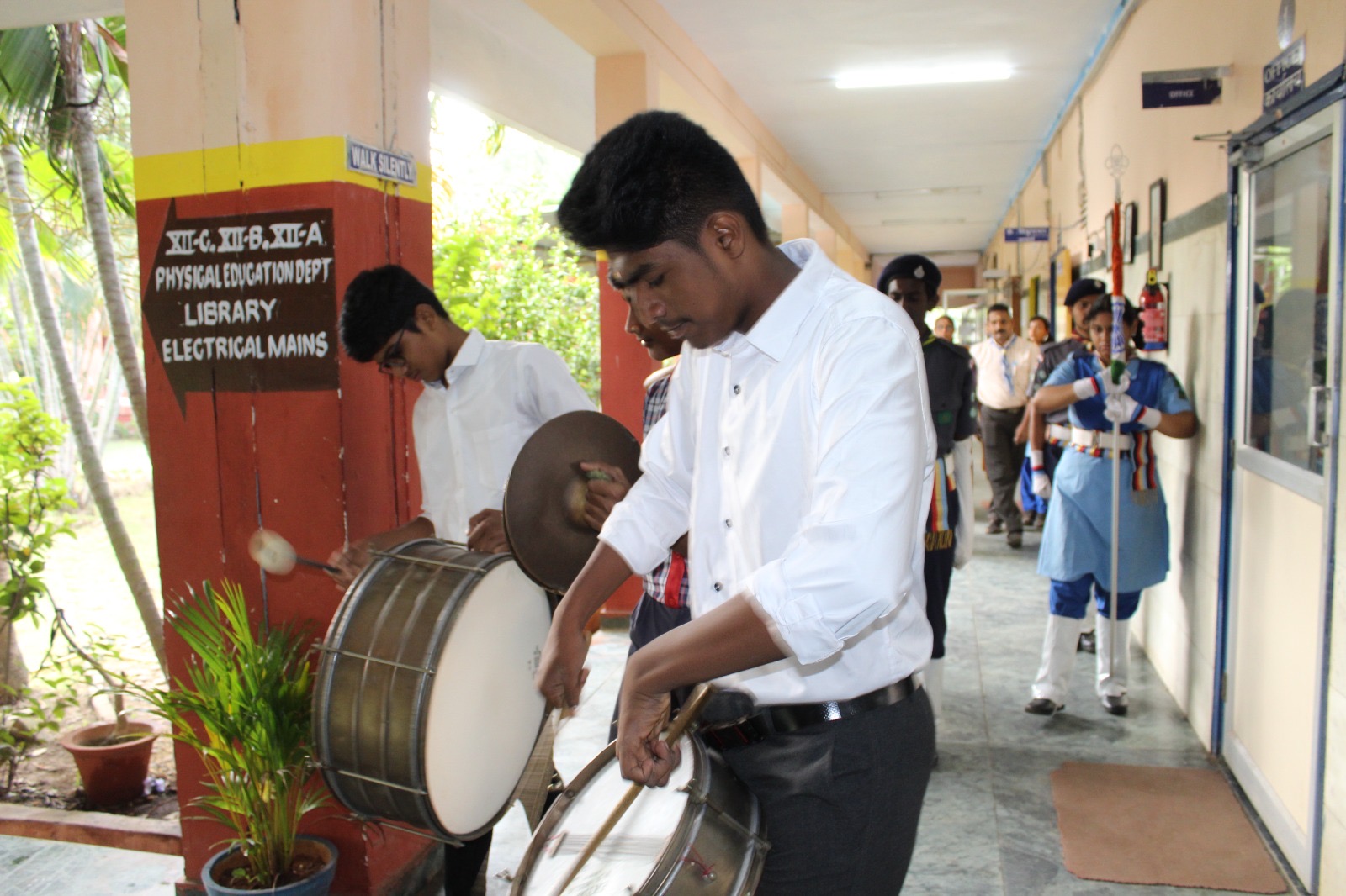 स्काउट एवं गाइड