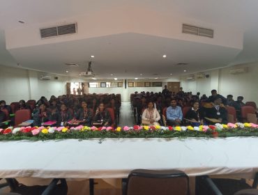एआई/एमएल पर नाइलिट प्रशिक्षण के तहत कक्षा आठ के छात्रों के लिए आईआईआईटी झालवा का एक्सपोजर दौरा