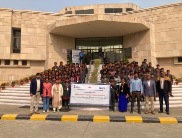 एआई/एमएल पर नाइलिट प्रशिक्षण के तहत कक्षा आठ के छात्रों के लिए आईआईआईटी झालवा का एक्सपोजर दौरा