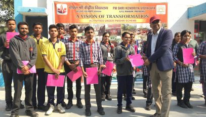 पीएम श्री योजना के तहत उच्च उपलब्धि हासिल करने वालों के लिए सीबीए सामग्री वितरण