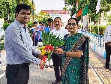 नवनिर्मित व्यावसायिक प्रयोगशाला का उद्घाटन