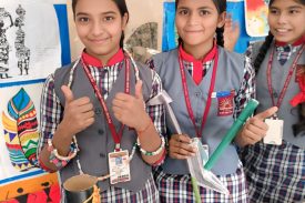 विद्यालय में कला प्रदर्शनी