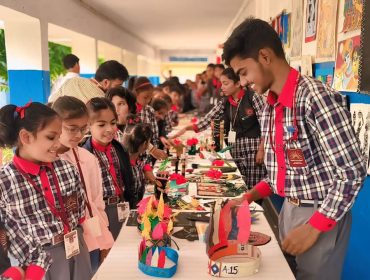 विद्यालय में कला प्रदर्शनी