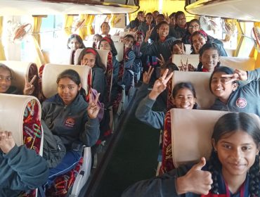 पी एम् श्री योजना के अंतर्गत प्रयागराज में विद्यार्थियों का एक्सपोज़र विजिट 2025