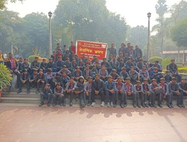 पी एम् श्री योजना के अंतर्गत प्रयागराज में विद्यार्थियों का एक्सपोज़र विजिट 2025