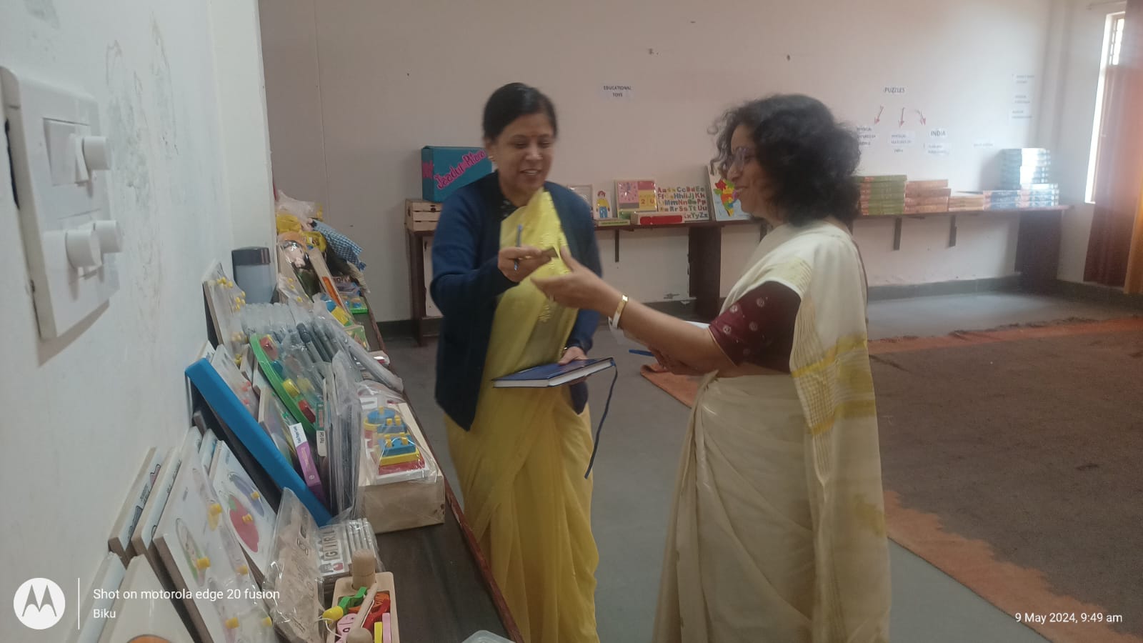 डिप्टी कमिश्नर केवीएस आरओ देहरादून द्वारा टॉय लाइब्रेरी का निरीक्षण