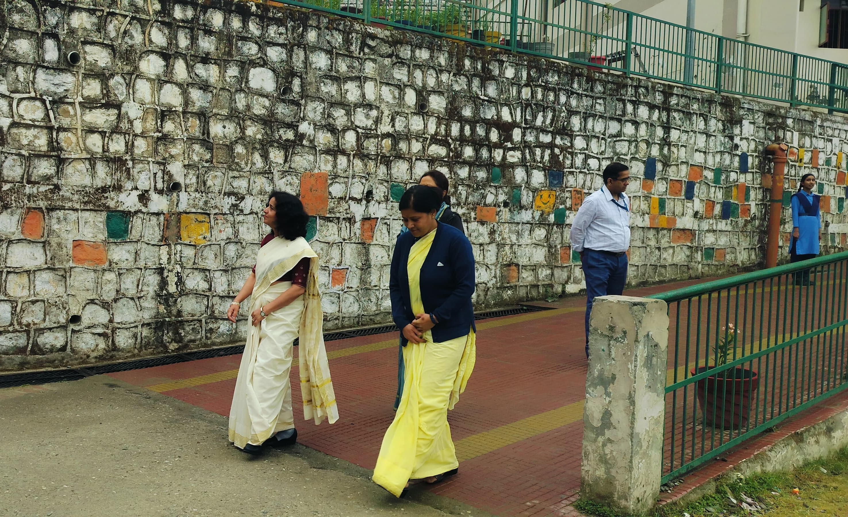 डिप्टी कमिश्नर द्वारा केवी पौडी का स्कूल निरीक्षण