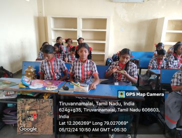 बैगलेस दिन 2 मूर्तिकला (मिट्टी)