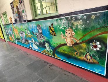 बात कर रही दीवार