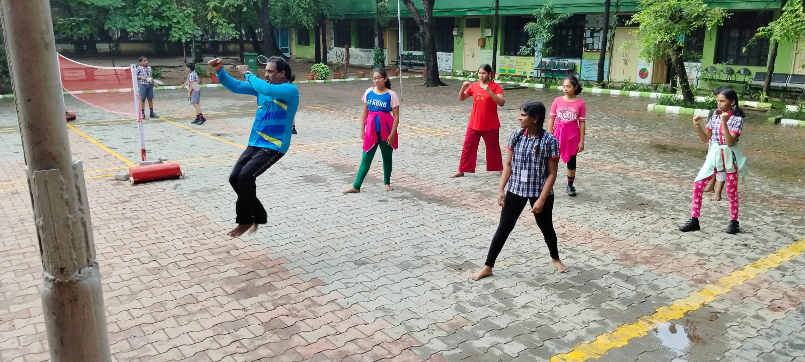 लड़कियों के लिए आत्मरक्षा