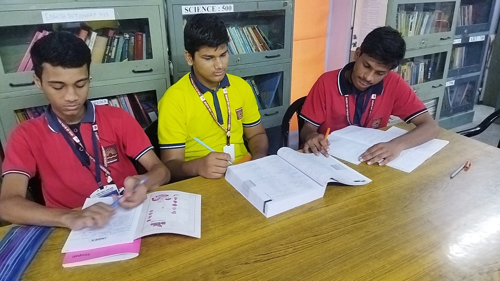 पुस्तकालय पढ़ने का क्षेत्र