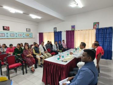 मिलने जाना
