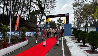 एनसीसी छात्रों द्वारा गर्मजोशी से स्वागत