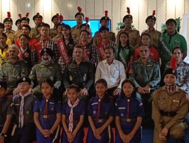 माननीय एयर चीफ मार्शल ए. पी. सिंह ने प्रधानाचार्य महोदय, शिक्षकों और हमारे छात्रों के साथ बातचीत की