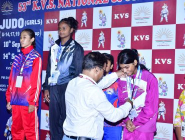 N_Medal giving by PPL Sir