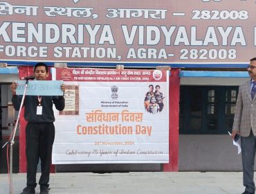 student displaying word 5