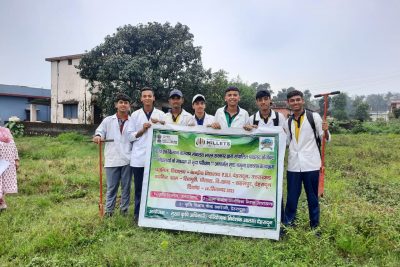 INNOVATION SOILTESTING STUDENTS WITH BANNER