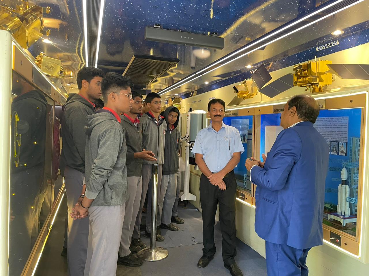 केवी 1 जलाहल्ली में स्पेस ऑन व्हील्स