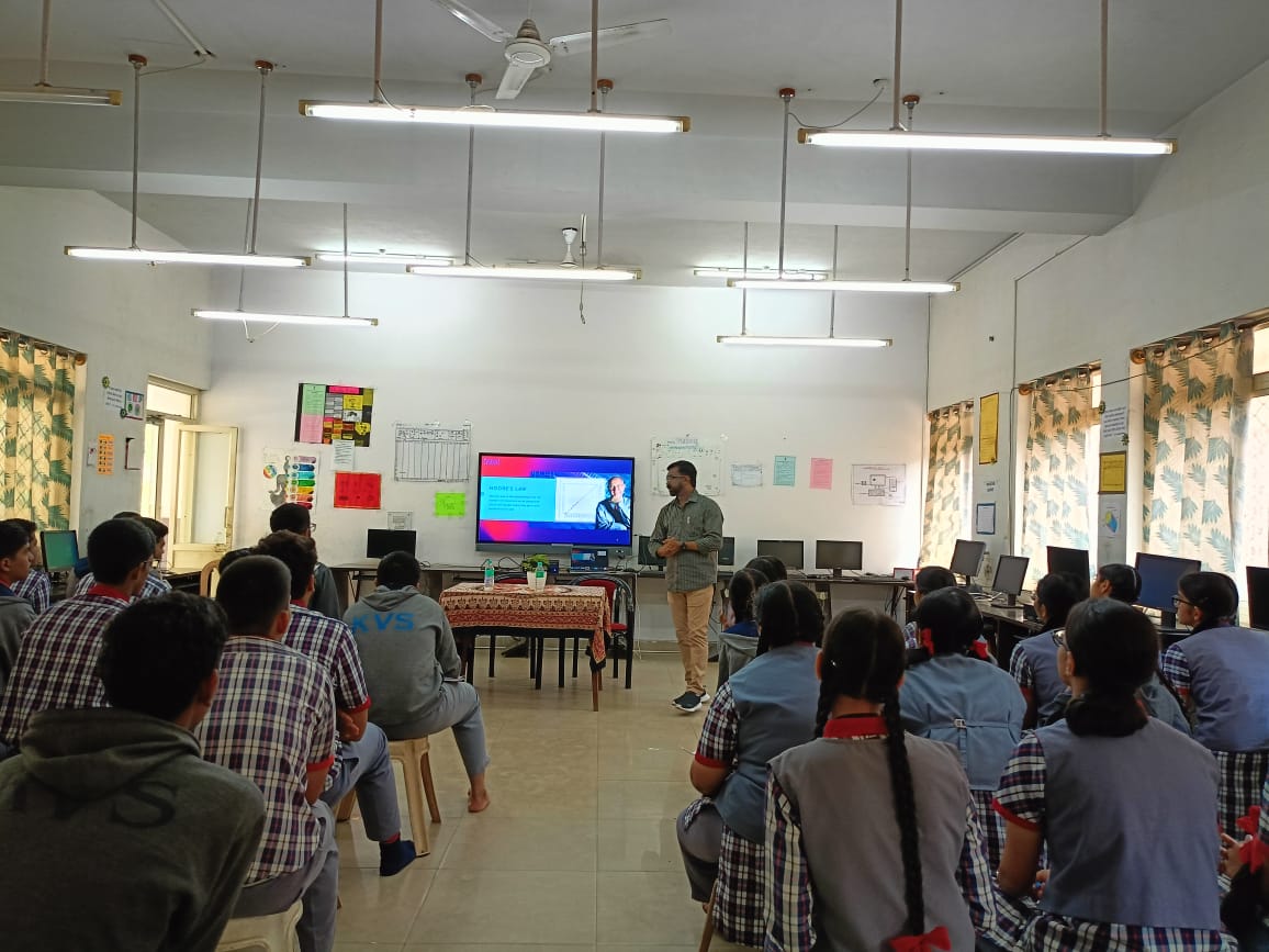 विशेषज्ञों के साथ बातचीत